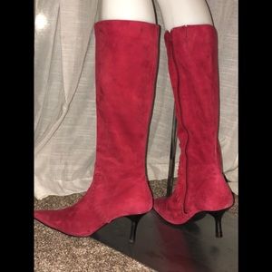 🚨🚨🧨🔥HOT red suede zip up heeled BOOTS!🚨🚨🧨🔥